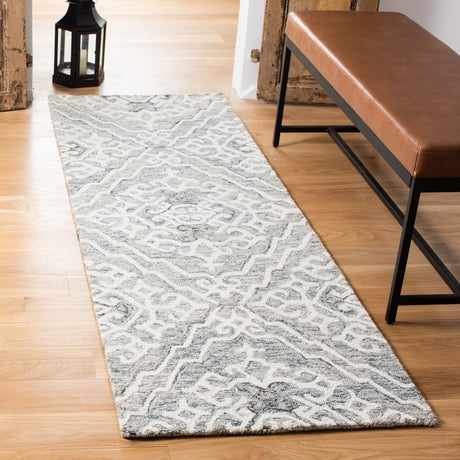 Safavieh Micro-Loop 2'-3" x 7'-0" Rug in Grey / Ivory