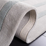 Safavieh Fifth Avenue 5'-0" x 8'-0" Rug in Ivory / Brown