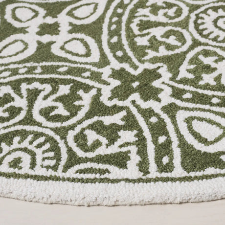 Safavieh Metro 6'-0" x 6'-0" Rug in Green / Ivory