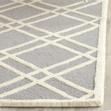 Safavieh Cambridge 4'-0" x 6'-0" Rug in Silver / Ivory