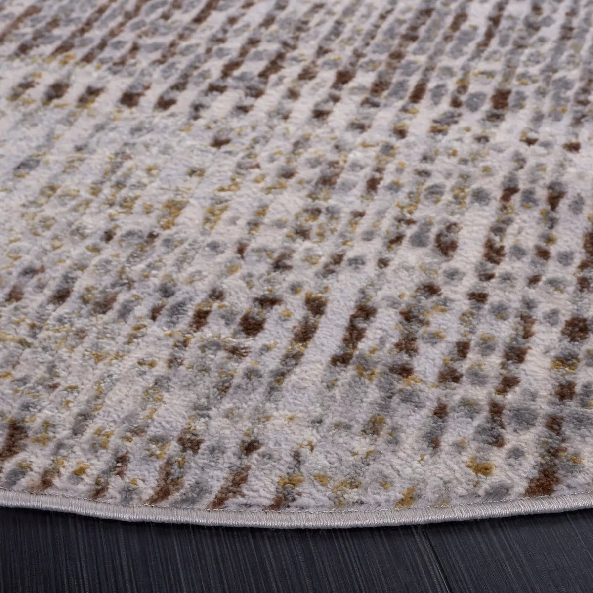 Safavieh Palma 6'-7" x 6'-7" Rug in Beige / Brown