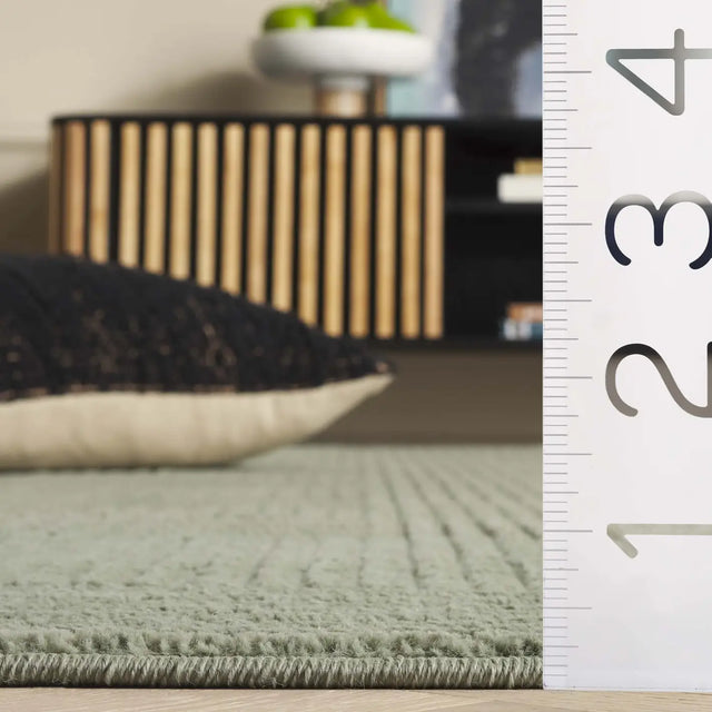 Safavieh Selena 4'-0" x 6'-0" Rug in Green