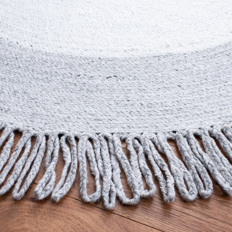 Safavieh Cape Cod 5'-0" x 5'-0" Rug in Grey / Ivory