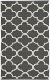 Safavieh Montauk 2'-6" x 4'-0" Rug in Dark Grey / Ivory
