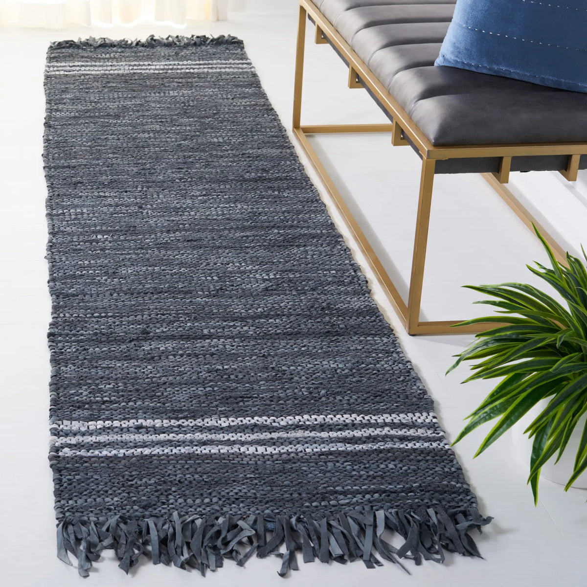 Safavieh Vintage Leather 2'-3" x 9'-0" Rug in Grey / Ivory