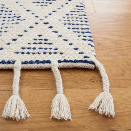 Safavieh Natura 4'-0" x 6'-0" Rug in Ivory / Blue