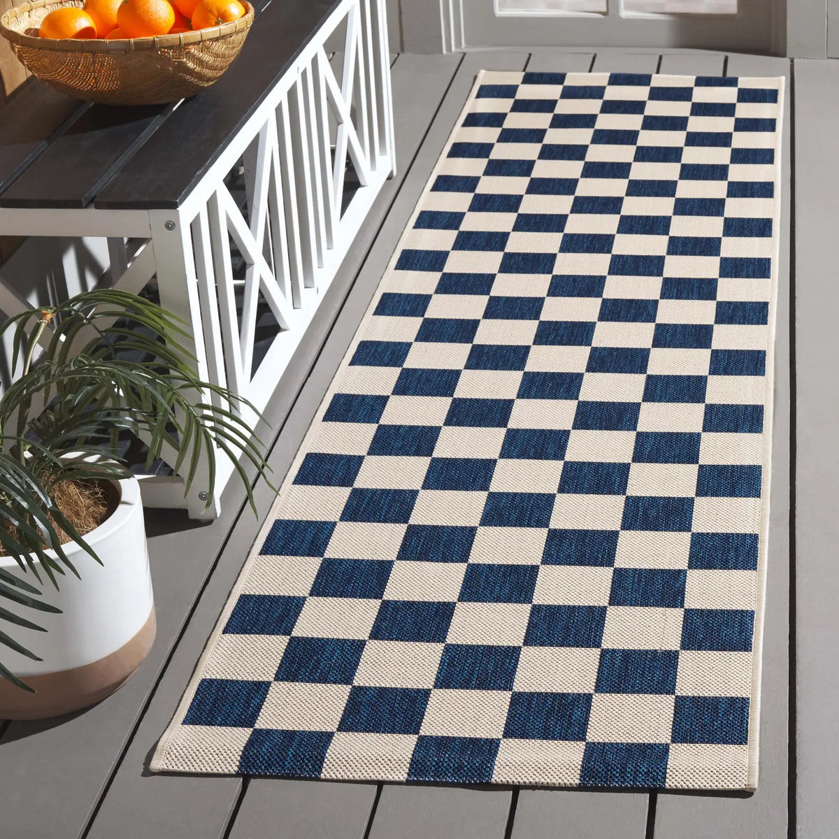 Safavieh Courtyard 2'-3" x 6'-7" Rug in Navy / Beige