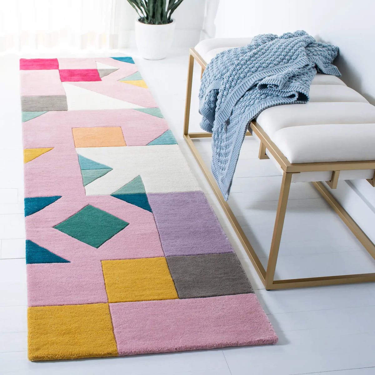 Safavieh Fifth Avenue 2'-3" x 8'-0" Rug in Pink / Multi