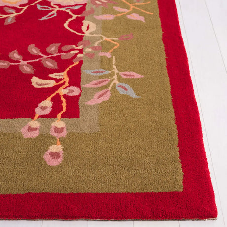 Safavieh Metro 4'-0" x 6'-0" Rug in Red / Green