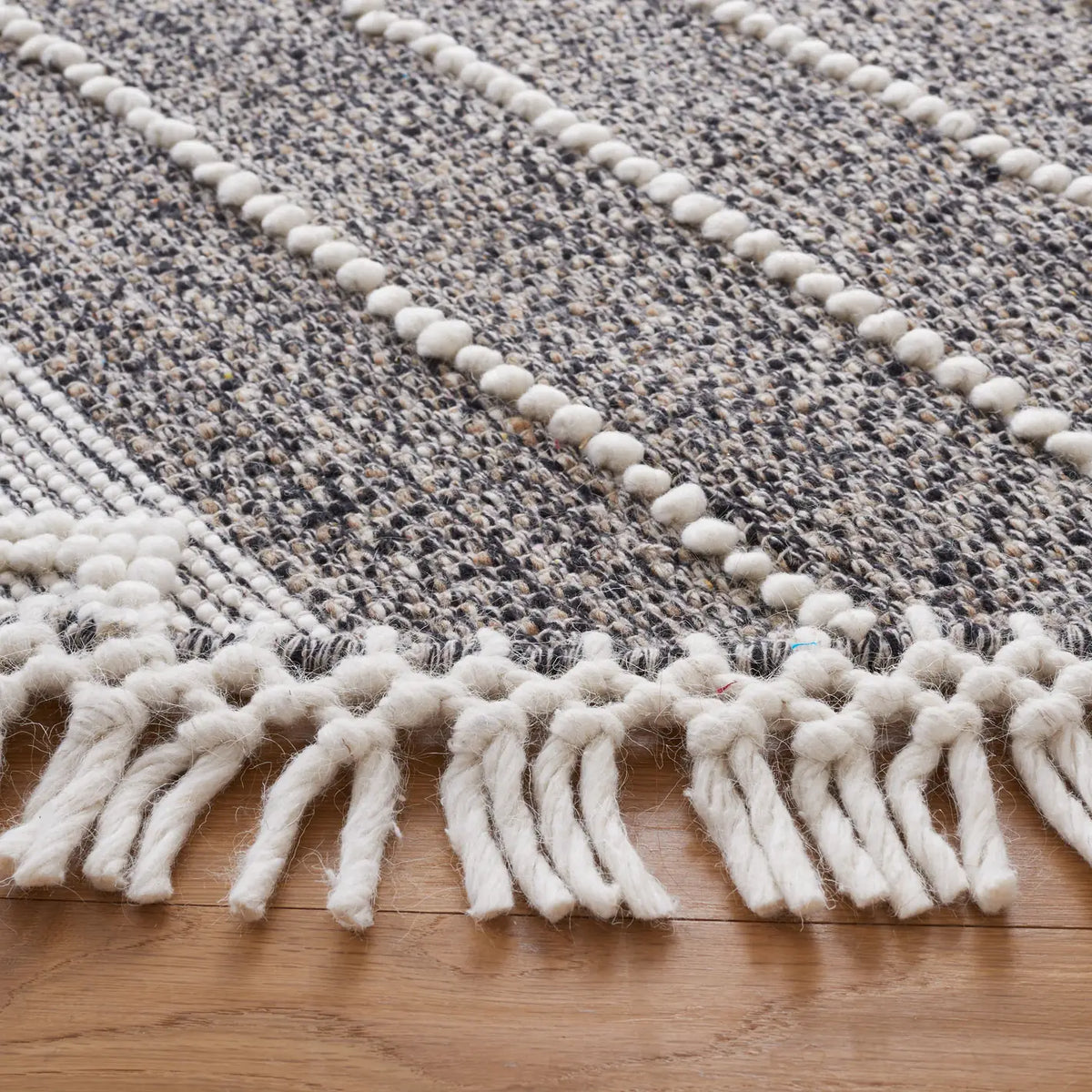 Safavieh Vermont 6'-0" x 6'-0" Rug in Black / Ivory