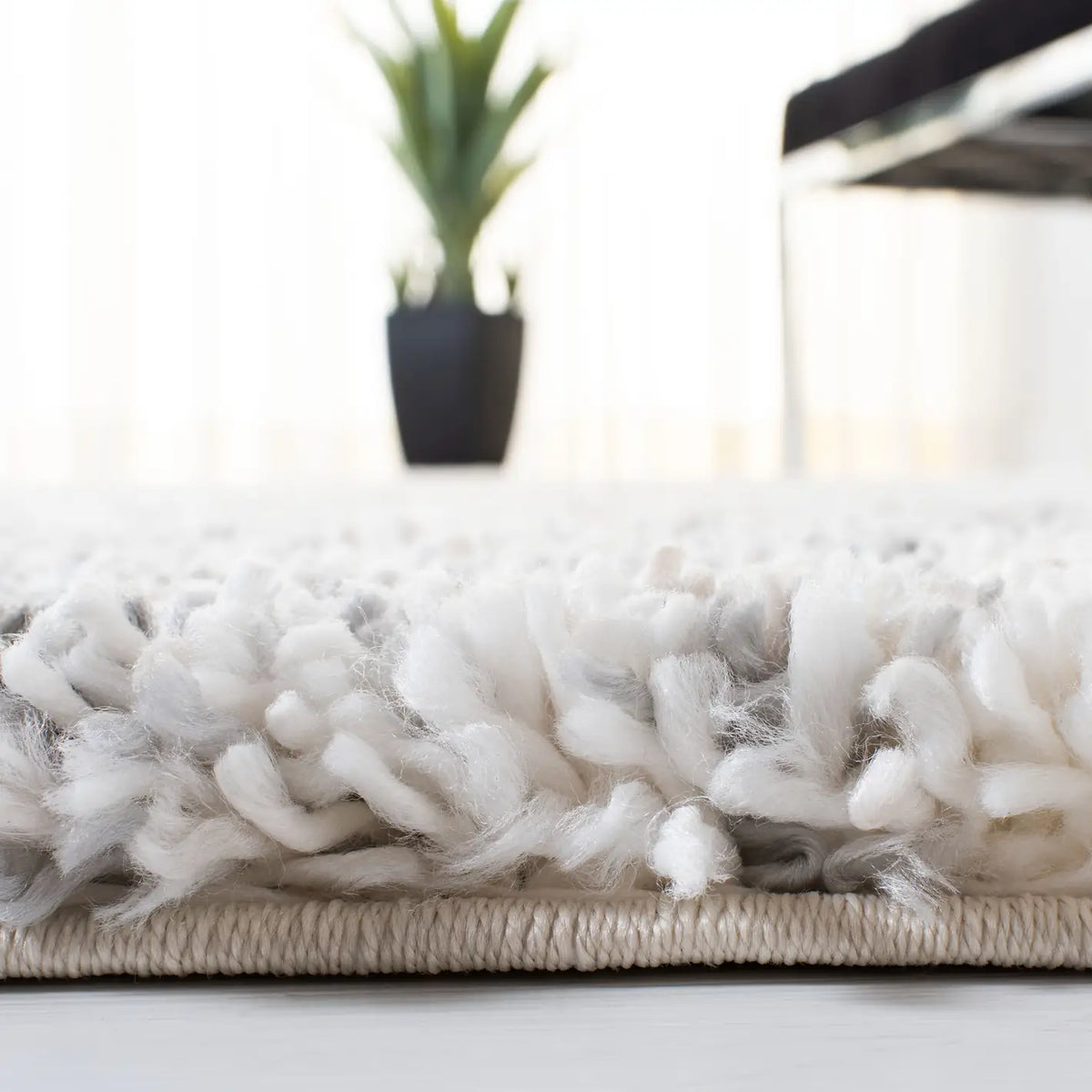Safavieh Fontana Shag  800 4'-0" x 6'-0" Rug in Grey / Ivory