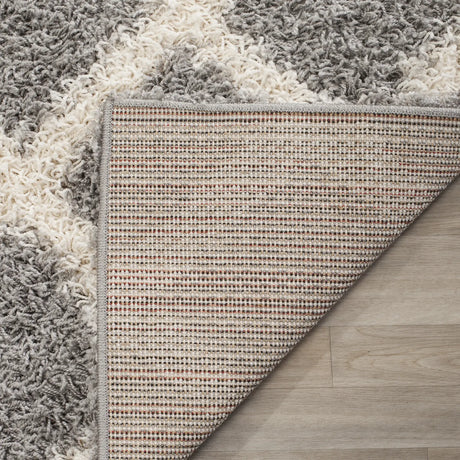Safavieh Sgd-Dallas Shag 4'-0" x 6'-0" Rug in Grey / Ivory