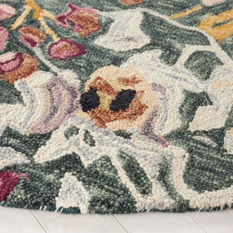 Safavieh Blossom 6'-0" x 6'-0" Rug in Green / Ivory