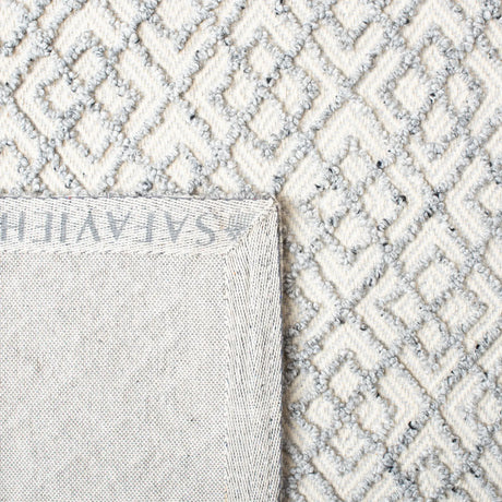 Safavieh Martha Stewart 4'-0" x 6'-0" Rug in Grey / Beige