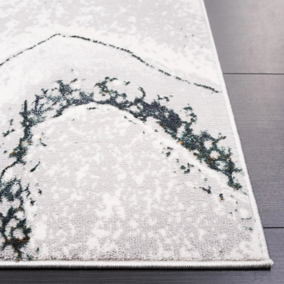 Safavieh Alenia 100 4'-0" x 6'-0" Rug in Grey / Ivory
