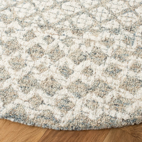 Safavieh Abstract 6'-0" x 6'-0" Rug in Ivory / Grey