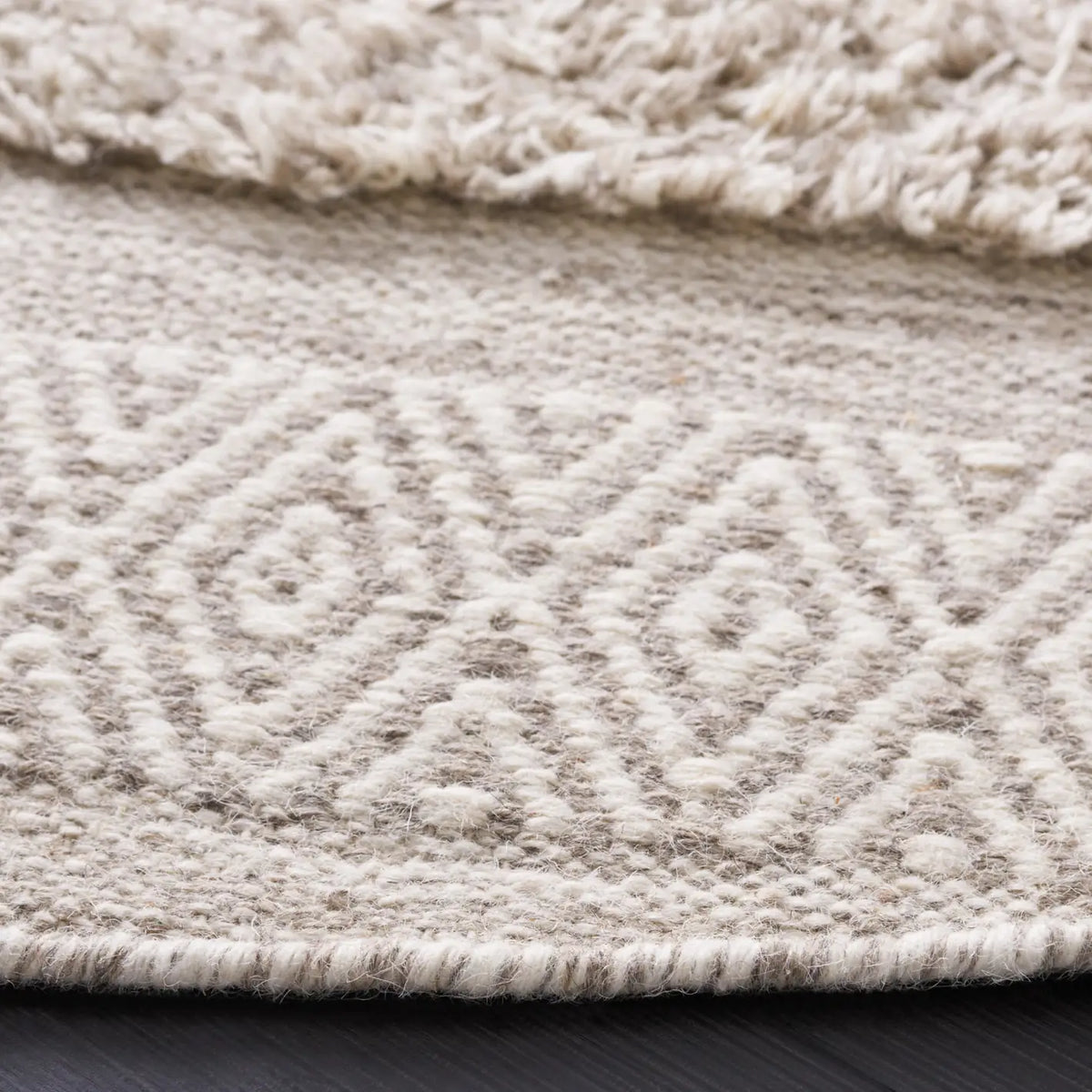 Safavieh Vermont 6'-0" x 6'-0" Rug in Beige / Grey