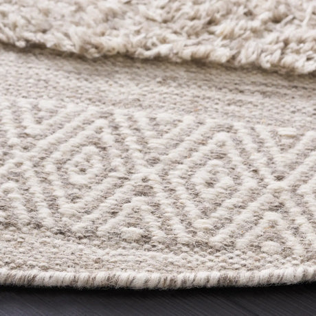 Safavieh Vermont 6'-0" x 6'-0" Rug in Beige / Grey