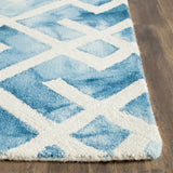 Safavieh Dip Dye 4'-0" x 6'-0" Rug in Blue / Ivory