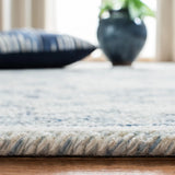 Safavieh Micro-Loop 4'-0" x 6'-0" Rug in Blue / Ivory