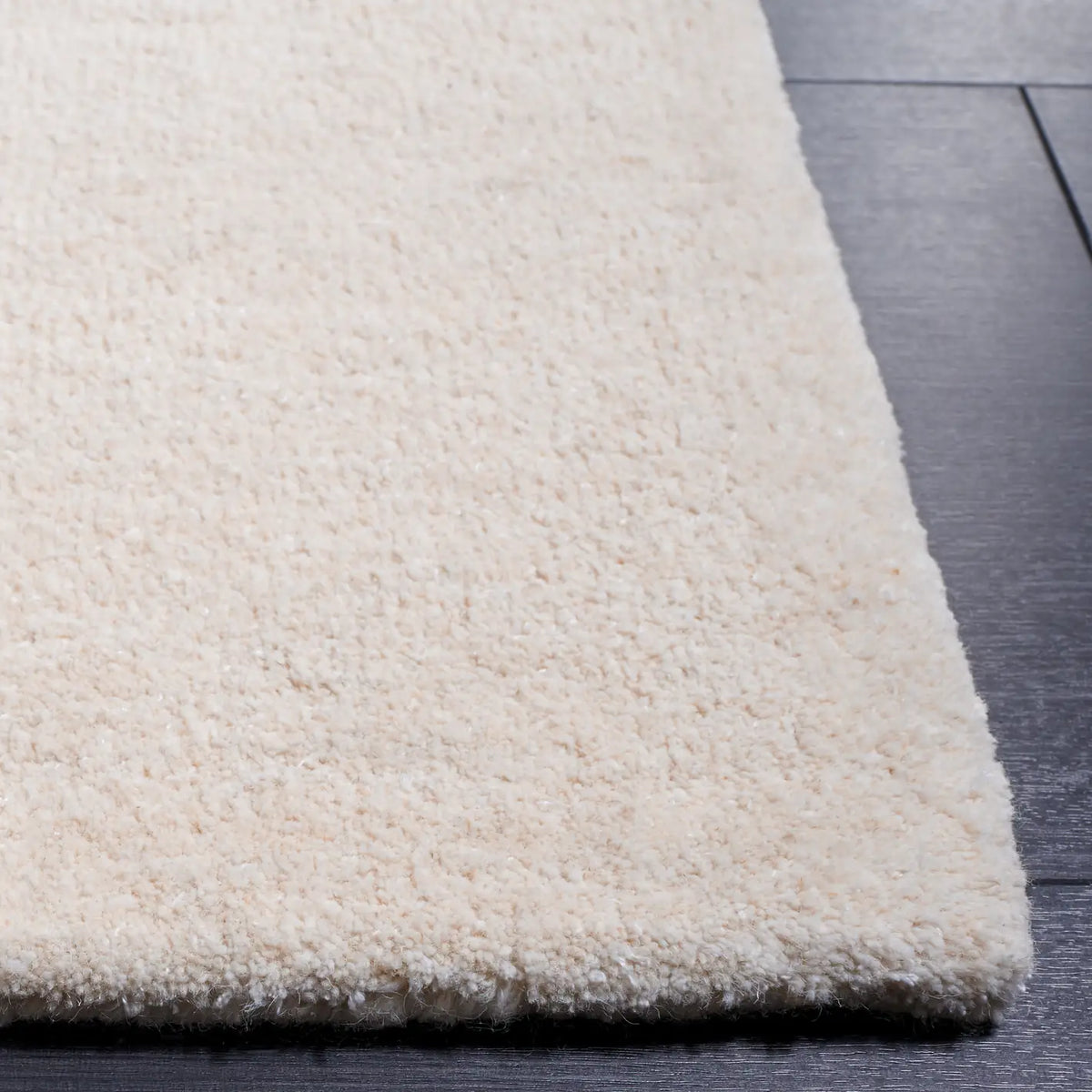 Safavieh Rodeo Drive 5'-0" x 8'-0" Rug in Ivory / Green