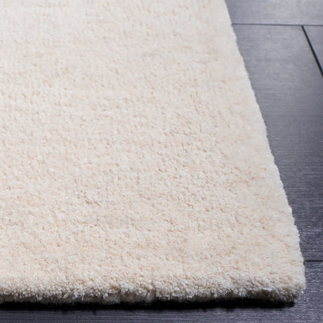 Safavieh Rodeo Drive 5'-0" x 8'-0" Rug in Ivory / Green