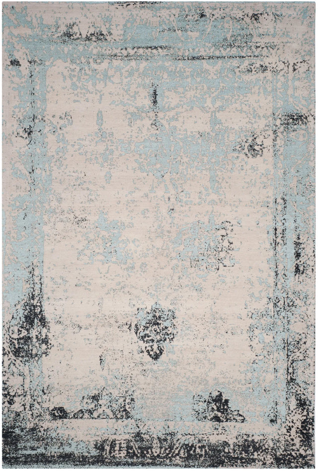 Safavieh Classic Vintage 6'-7" x 9'-2" Rug in Blue