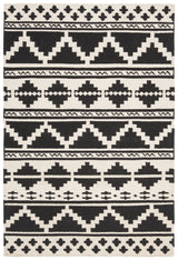 Safavieh Dhurries 4'-0" x 6'-0" Rug in Black / Ivory