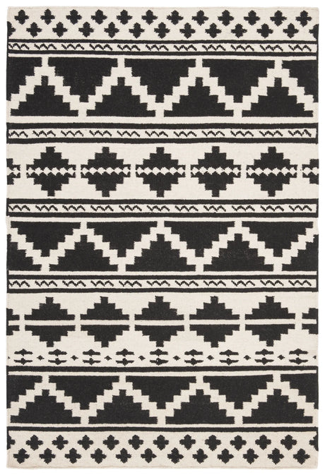 Safavieh Dhurries 4'-0" x 6'-0" Rug in Black / Ivory