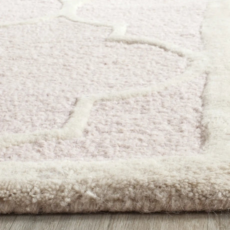 Safavieh Cambridge 5'-0" x 8'-0" Rug in Light Pink / Ivory