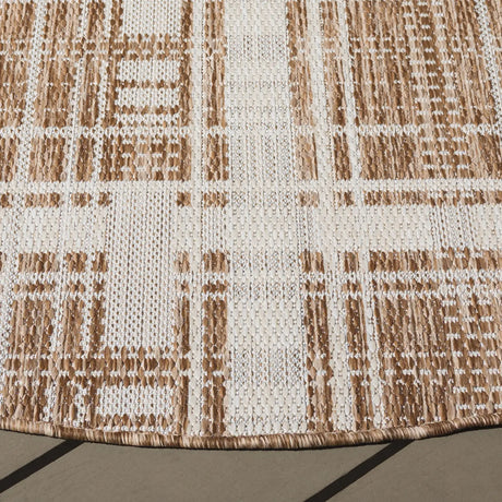 Safavieh Beach House 6'-7" x 6'-7" Rug in Brown / Ivory