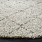 Safavieh Arizona Shag 6'-7" x 6'-7" Rug in Ivory / Beige