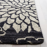 Safavieh Jardin 5'-0" x 8'-0" Rug in Black / Ivory