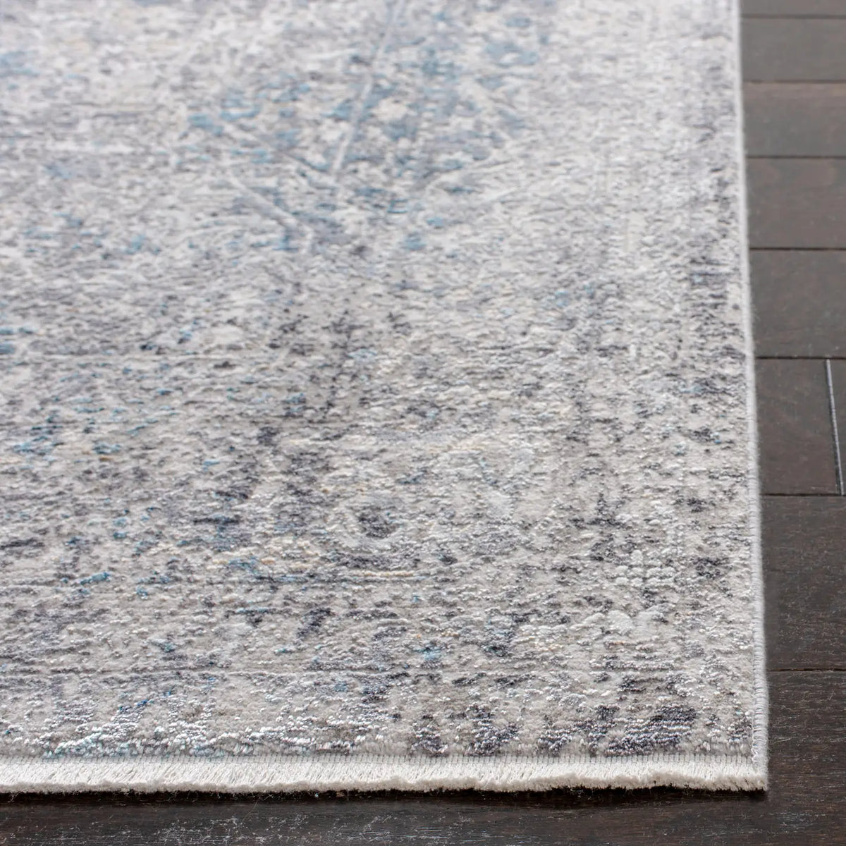 Safavieh Dream 4'-0" x 6'-0" Rug in Grey / Ivory