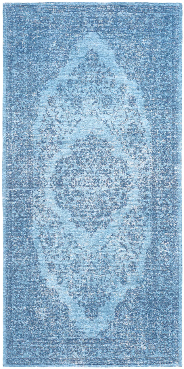 Safavieh Classic Vintage 2'-4" x 4'-8" Rug in Blue