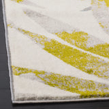 Safavieh Skyler 5'-1" x 7'-6" Rug in Grey / Green