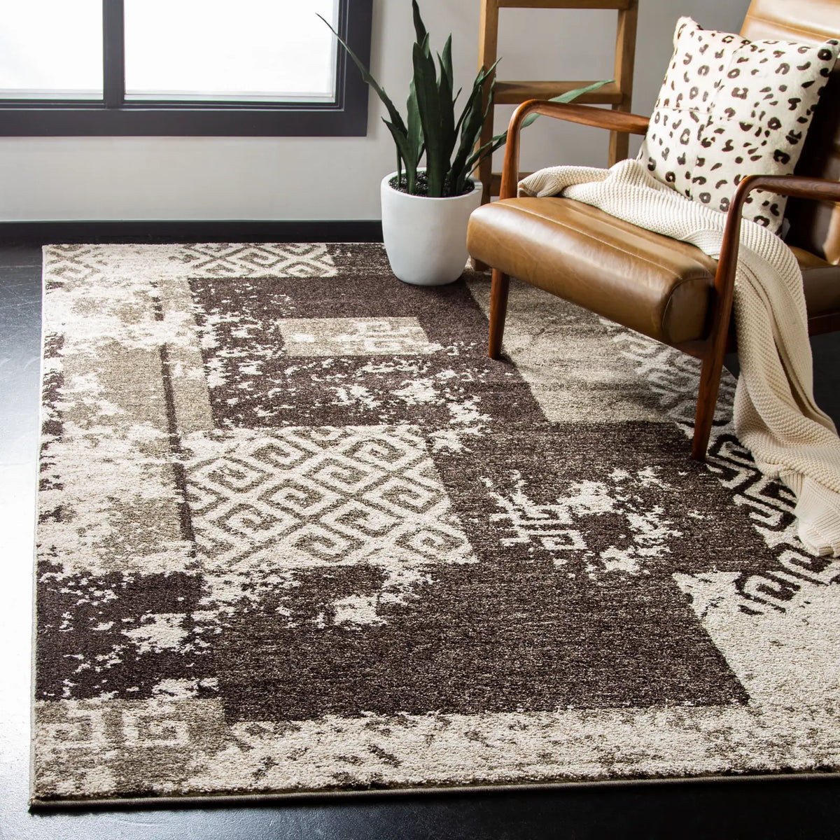 Safavieh Retro 5'-3" x 8'-0" Rug in Creme / Brown