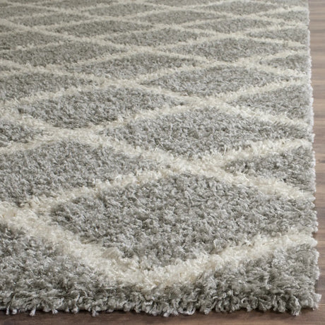 Safavieh Sgd-Dallas Shag 10'-0" x 14'-0" Rug in Grey / Ivory