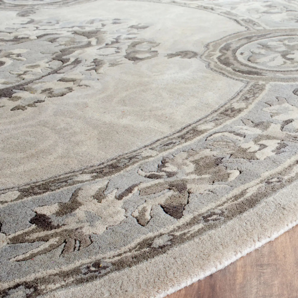 Safavieh Empire 6'-0" x 6'-0" Rug in Beige / Light Grey