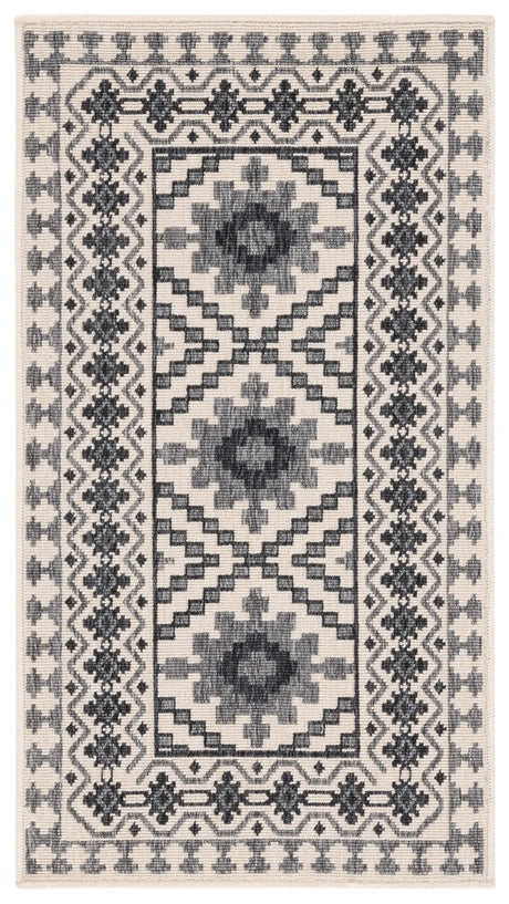 Safavieh Veranda 2'-0" x 3'-7" Rug in Ivory / Slate