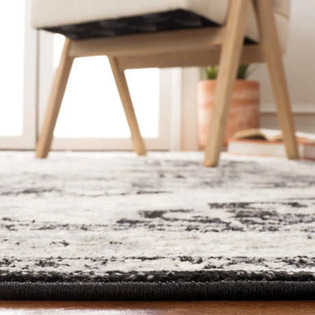 Safavieh Brentwood 4'-0" x 6'-0" Rug in Black / Ivory