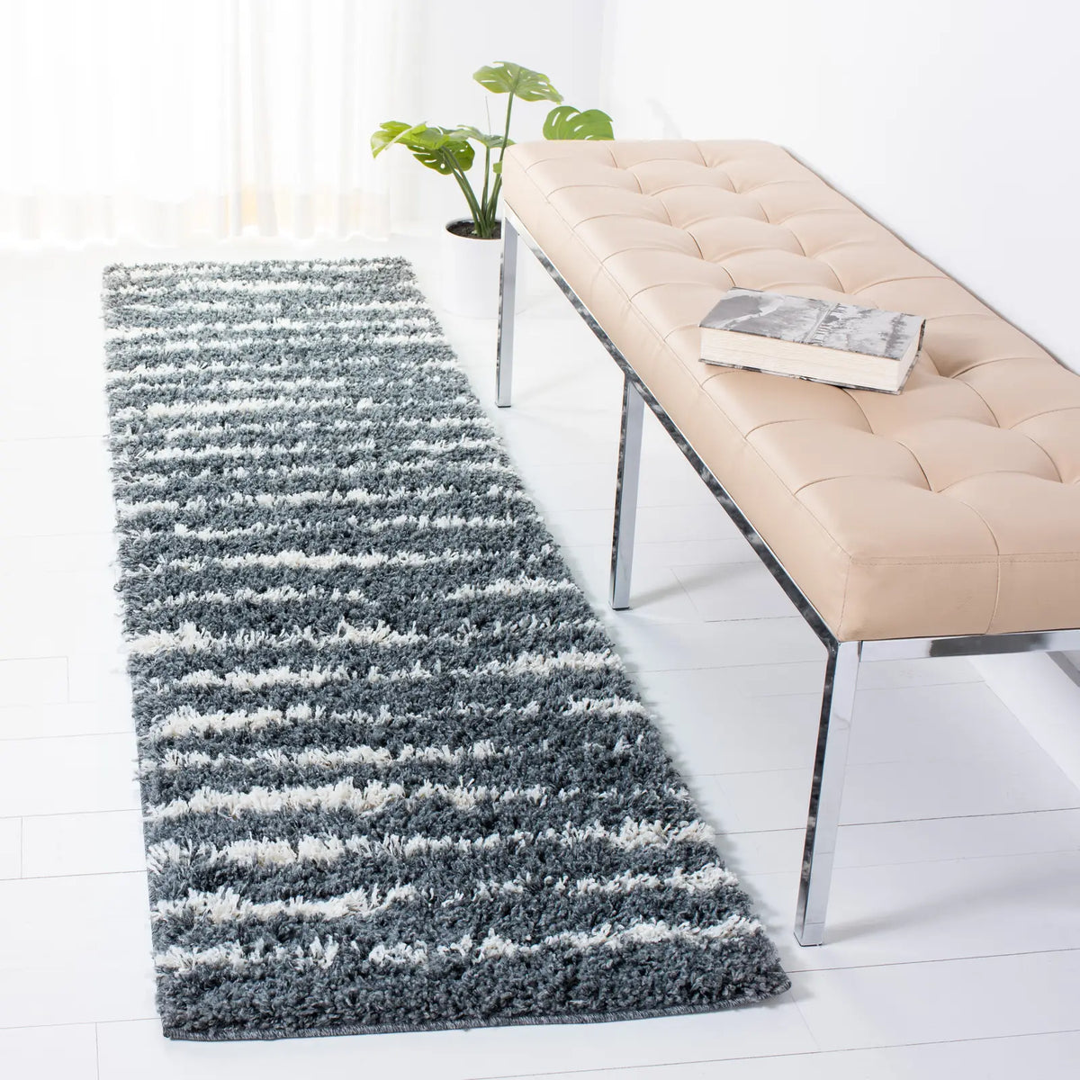 Safavieh Venus Shag 600 2'-2" x 10'-0" Rug in Dark Grey / Ivory