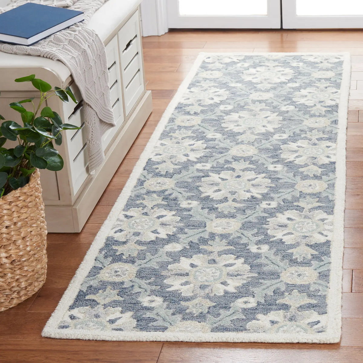 Safavieh Martha Stewart 2'-3" x 8'-0" Rug in Blue / Ivory