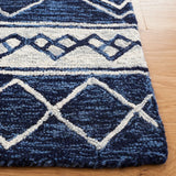 Safavieh Metro 4'-0" x 6'-0" Rug in Navy / Ivory
