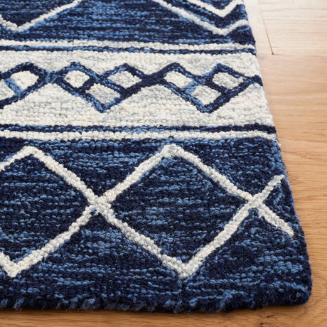 Safavieh Metro 4'-0" x 6'-0" Rug in Navy / Ivory