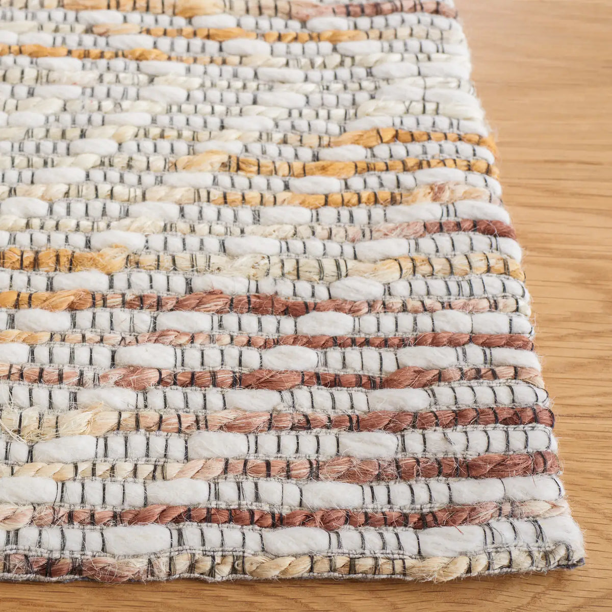 Safavieh Marbella 4'-0" x 6'-0" Rug in Ivory / Dark Brown