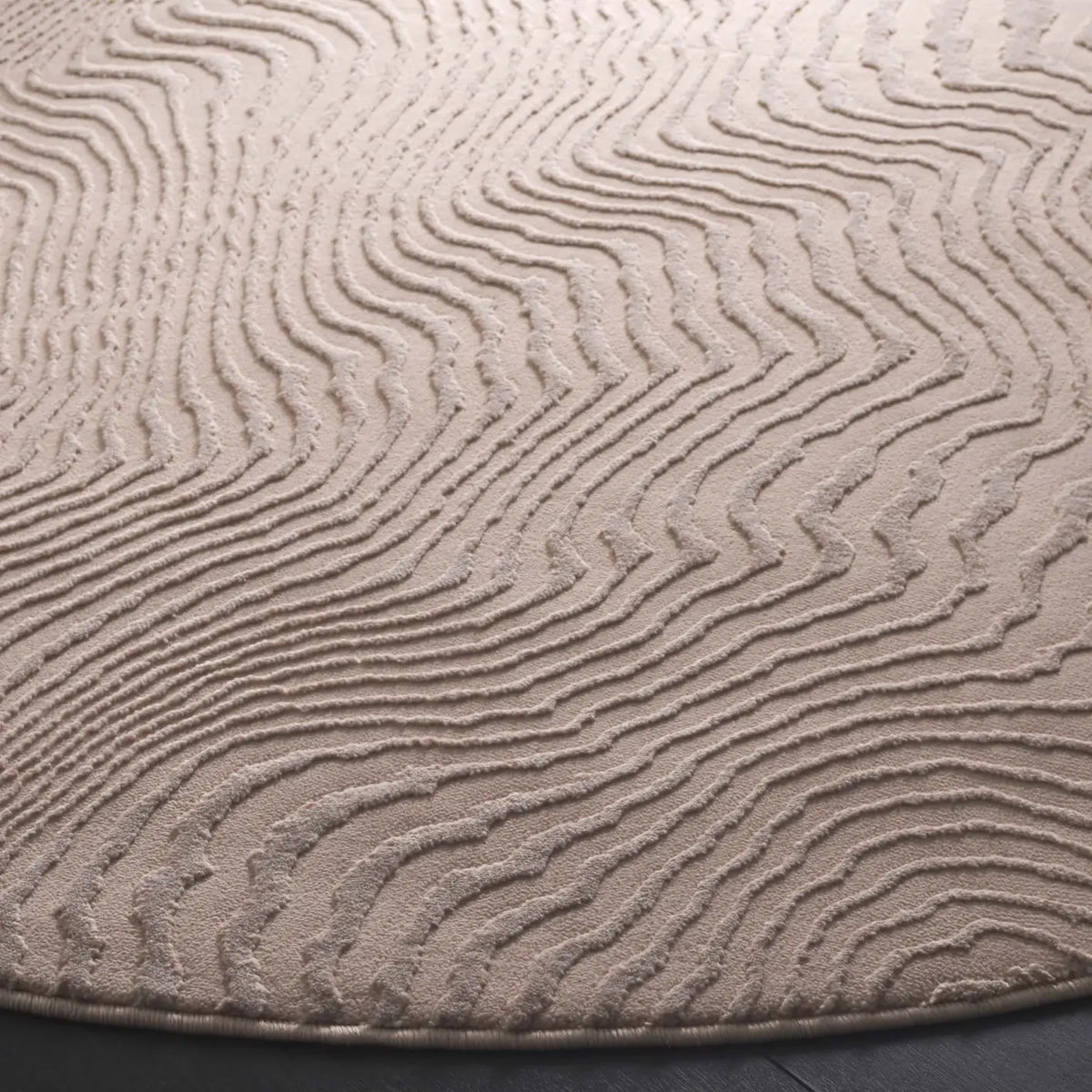 Safavieh Revive 6'-7" x 6'-7" Rug in Pink / Ivory