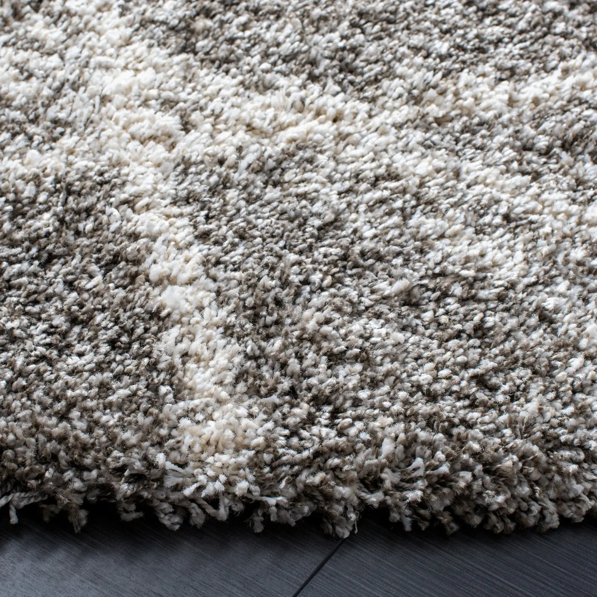 Safavieh Hudson Shag 5'-3" x 5'-3" Rug in Distressed Grey / Ivory
