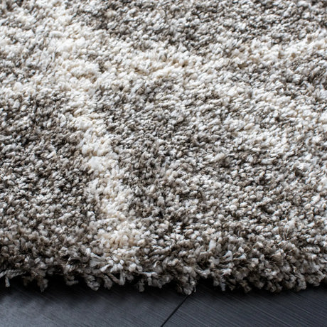 Safavieh Hudson Shag 5'-3" x 5'-3" Rug in Distressed Grey / Ivory