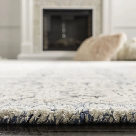 Safavieh Glamour 4'-0" x 6'-0" Rug in Blue / Ivory